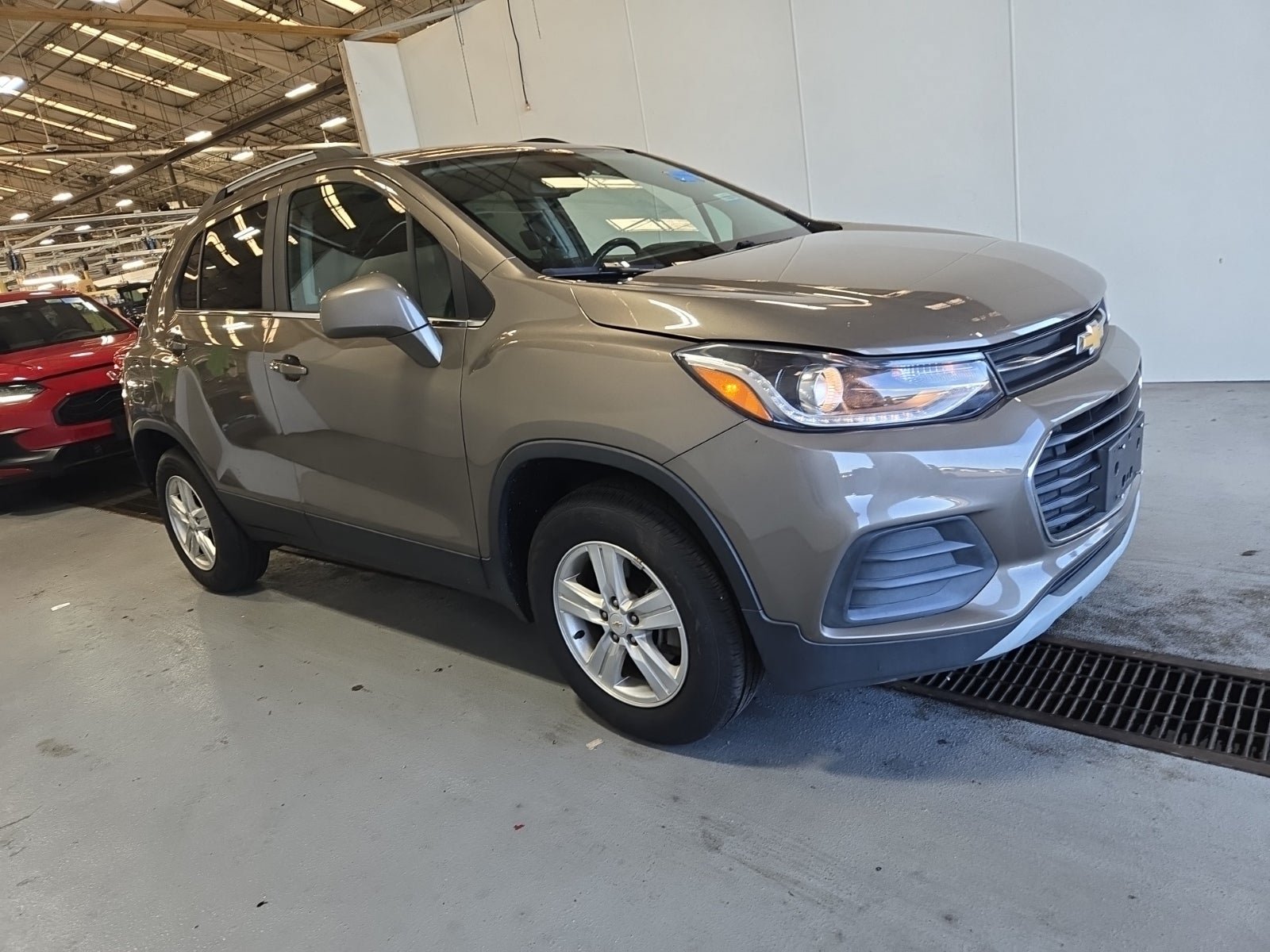 Used 2020 Chevrolet Trax LT AWD/4WD image 2