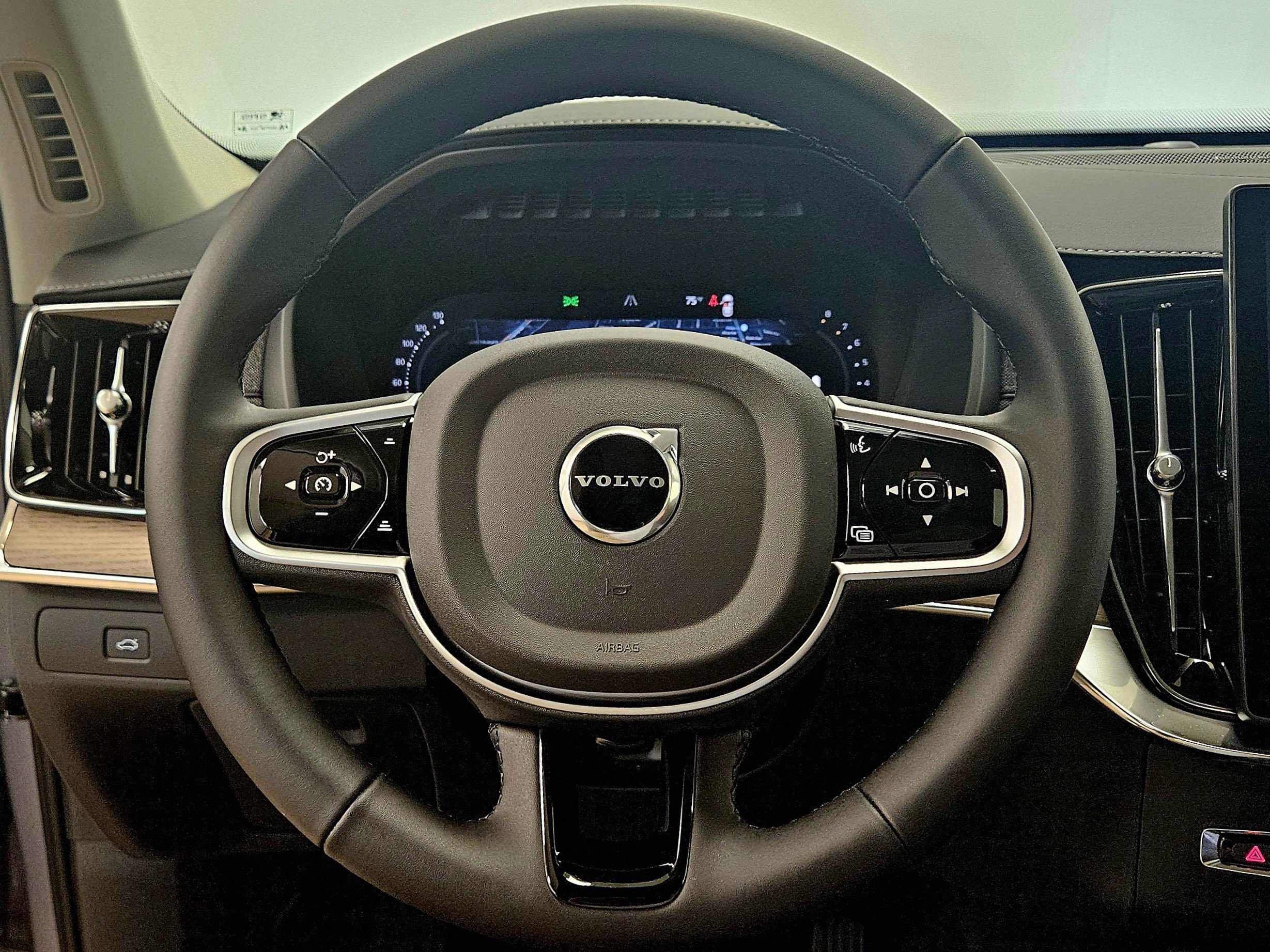 New 2026 Volvo XC90 B6 Plus w/ Protection Package image 45