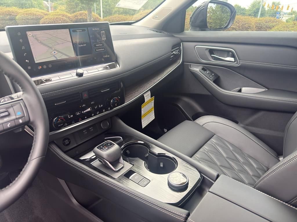 New 2026 Nissan Rogue Platinum image 24