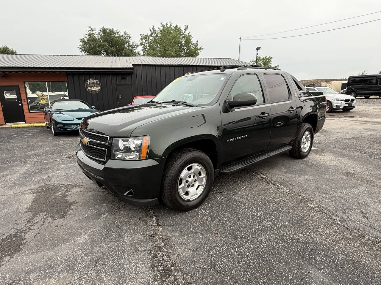 Used 2013 Chevrolet Avalanche LS AWD/4WD image 1