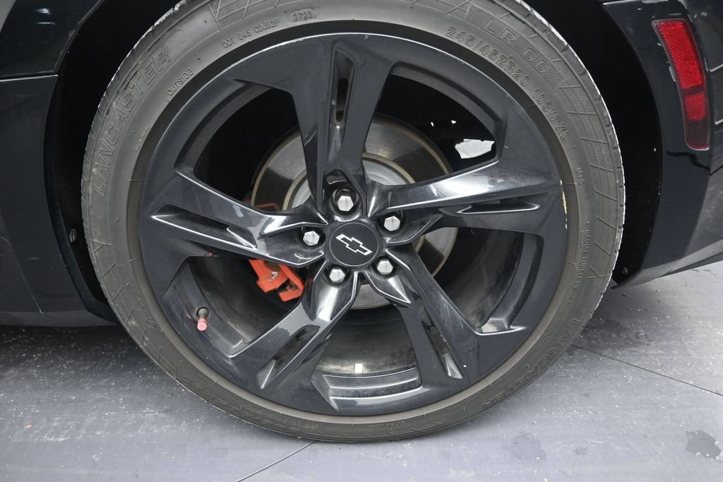 Used 2020 Chevrolet Camaro LT RWD image 10