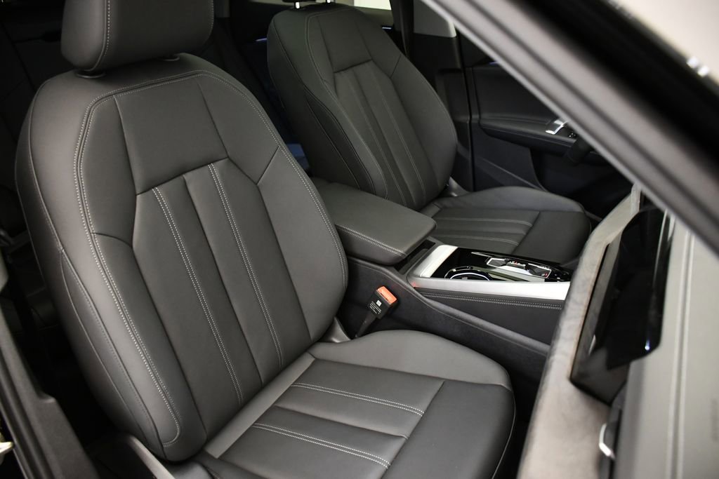 Used 2025 Audi Q5 Premium Plus w/ Premium Plus image 48