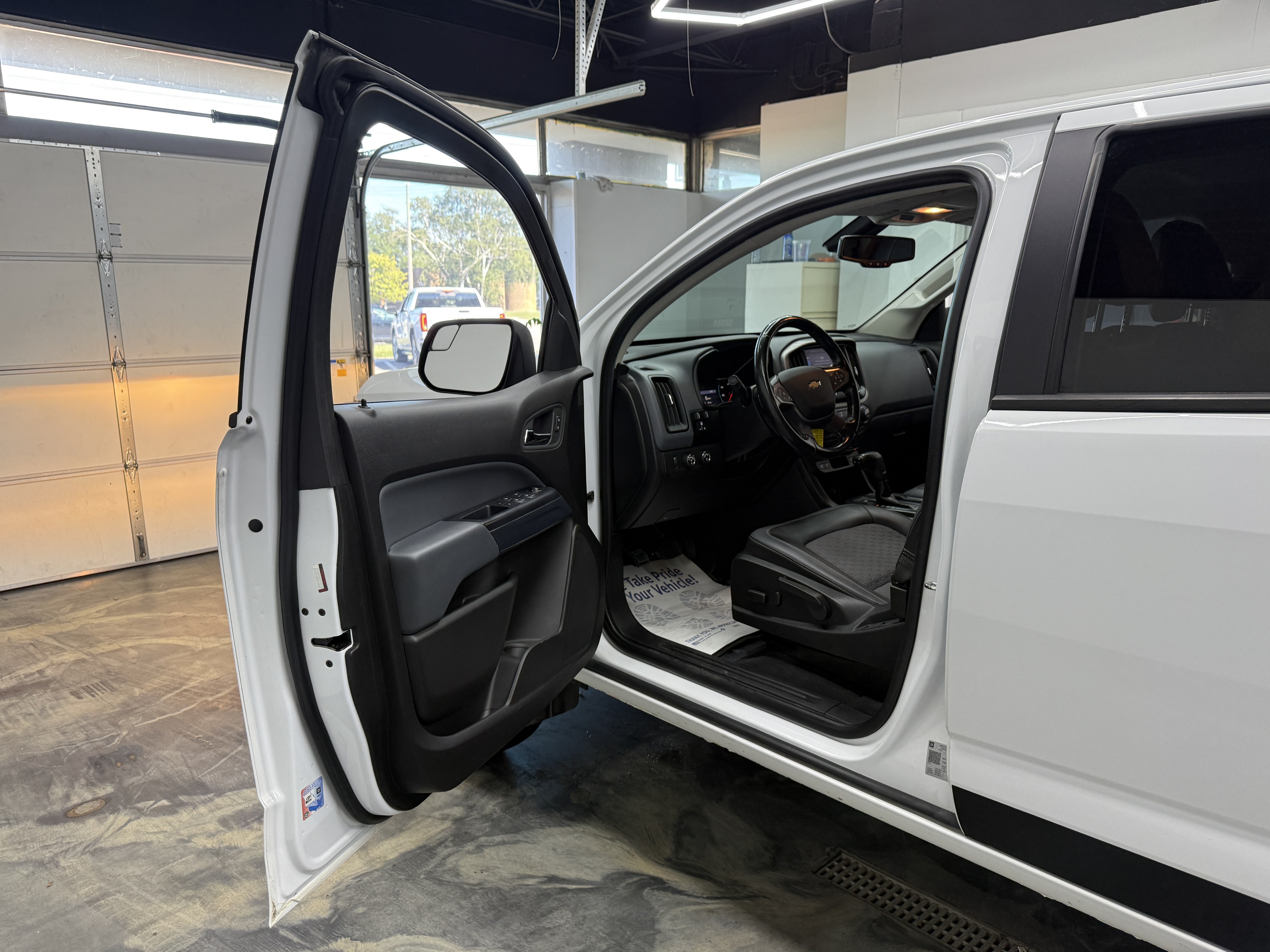 Used 2019 Chevrolet Colorado Z71 AWD/4WD image 8