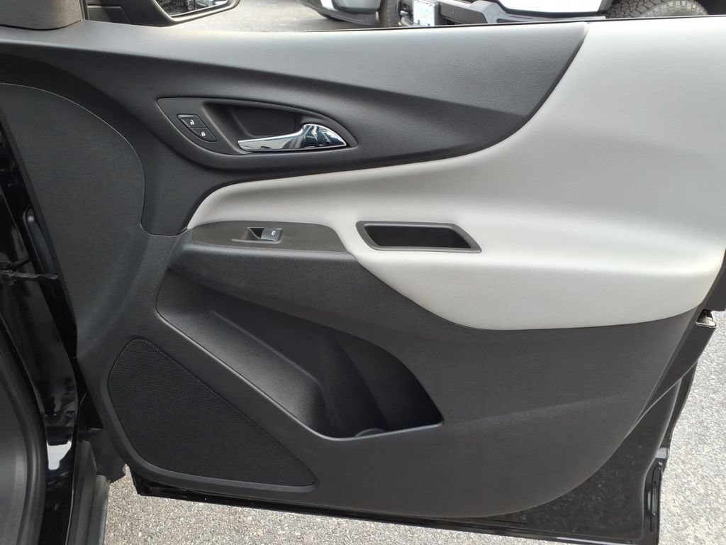 Certified 2024 Chevrolet Equinox LS w/ LS Convenience Package FWD image 17