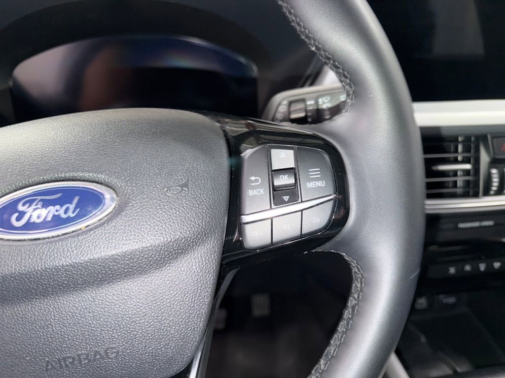 Used 2025 Ford Escape Platinum image 23