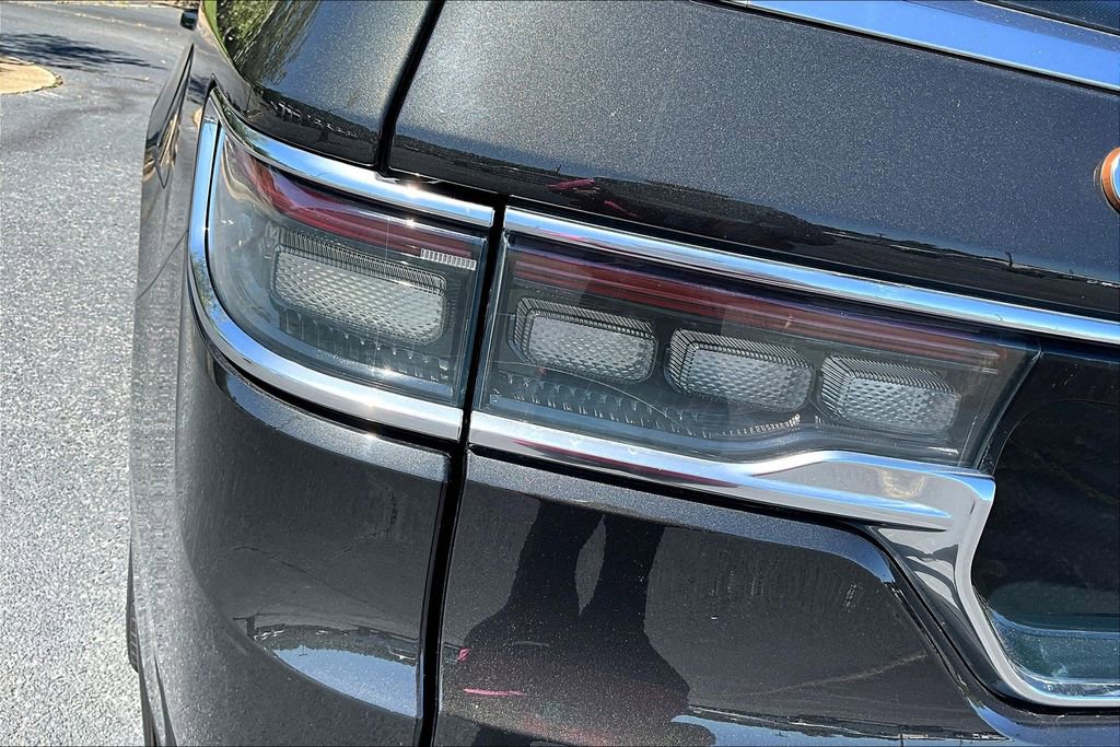 Used 2023 Jeep Grand Wagoneer L Series III image 30