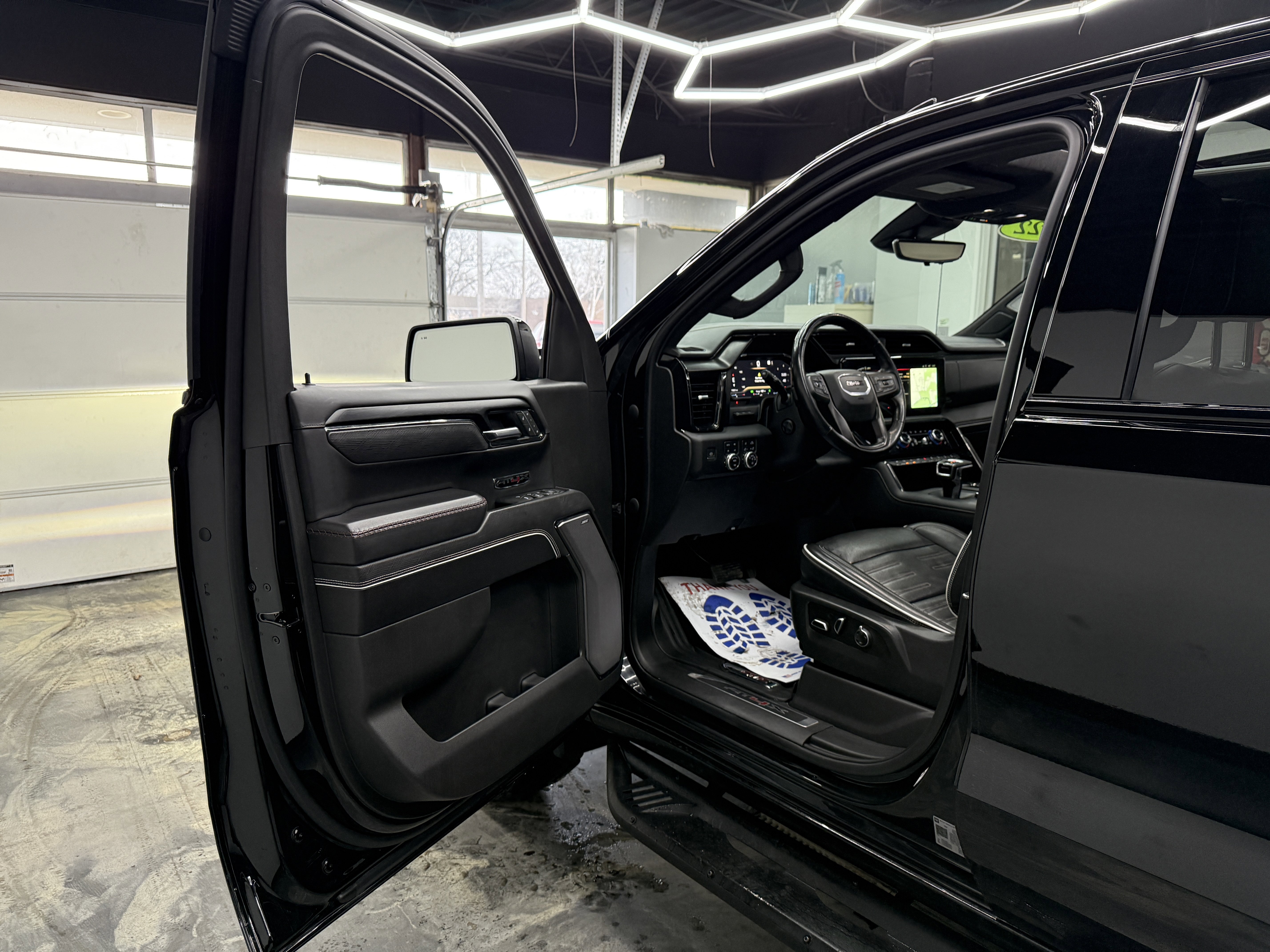 Used 2022 GMC Sierra 1500 AT4X image 10