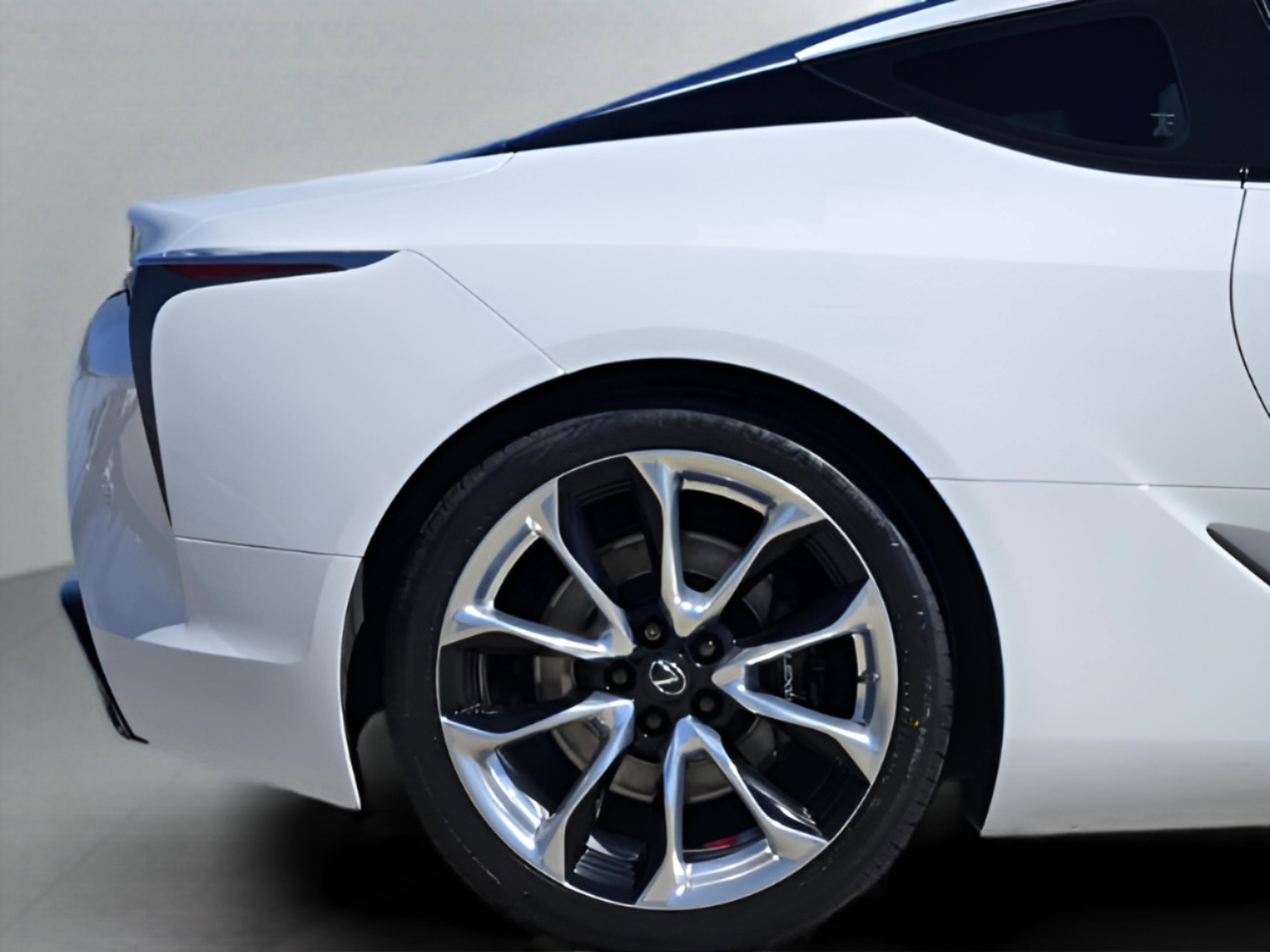 Used 2018 Lexus LC 500 Coupe RWD image 32