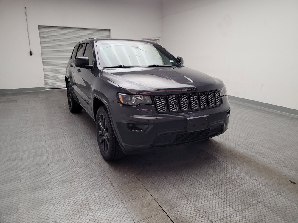 Used 2018 Jeep Grand Cherokee Altitude AWD/4WD image 14