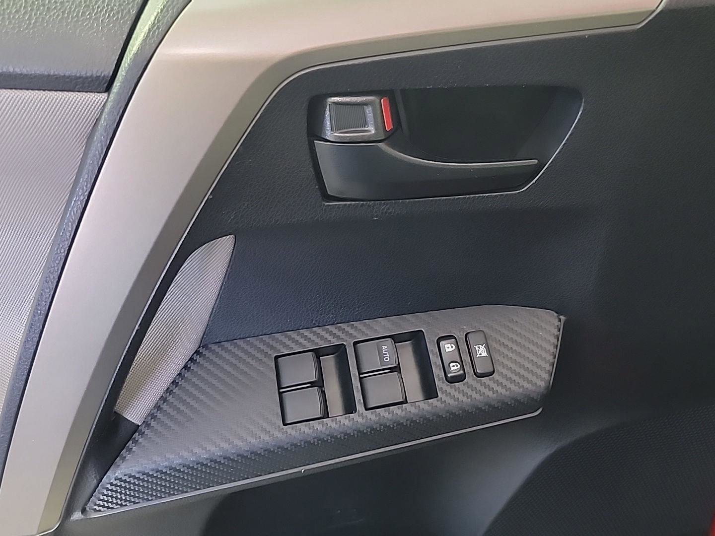 Used 2015 Toyota RAV4 LE image 33