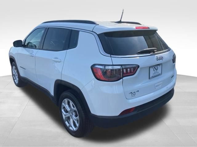 Used 2024 Jeep Compass Latitude AWD/4WD image 25