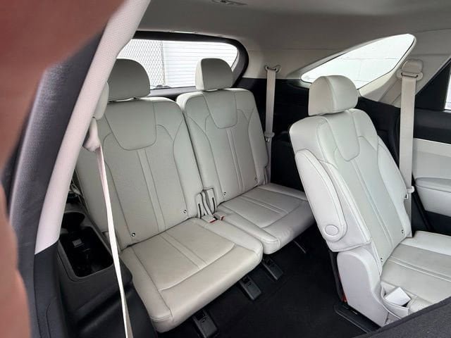 Used 2022 Kia Sorento EX w/ Panoramic Sunroof Package AWD/4WD image 15