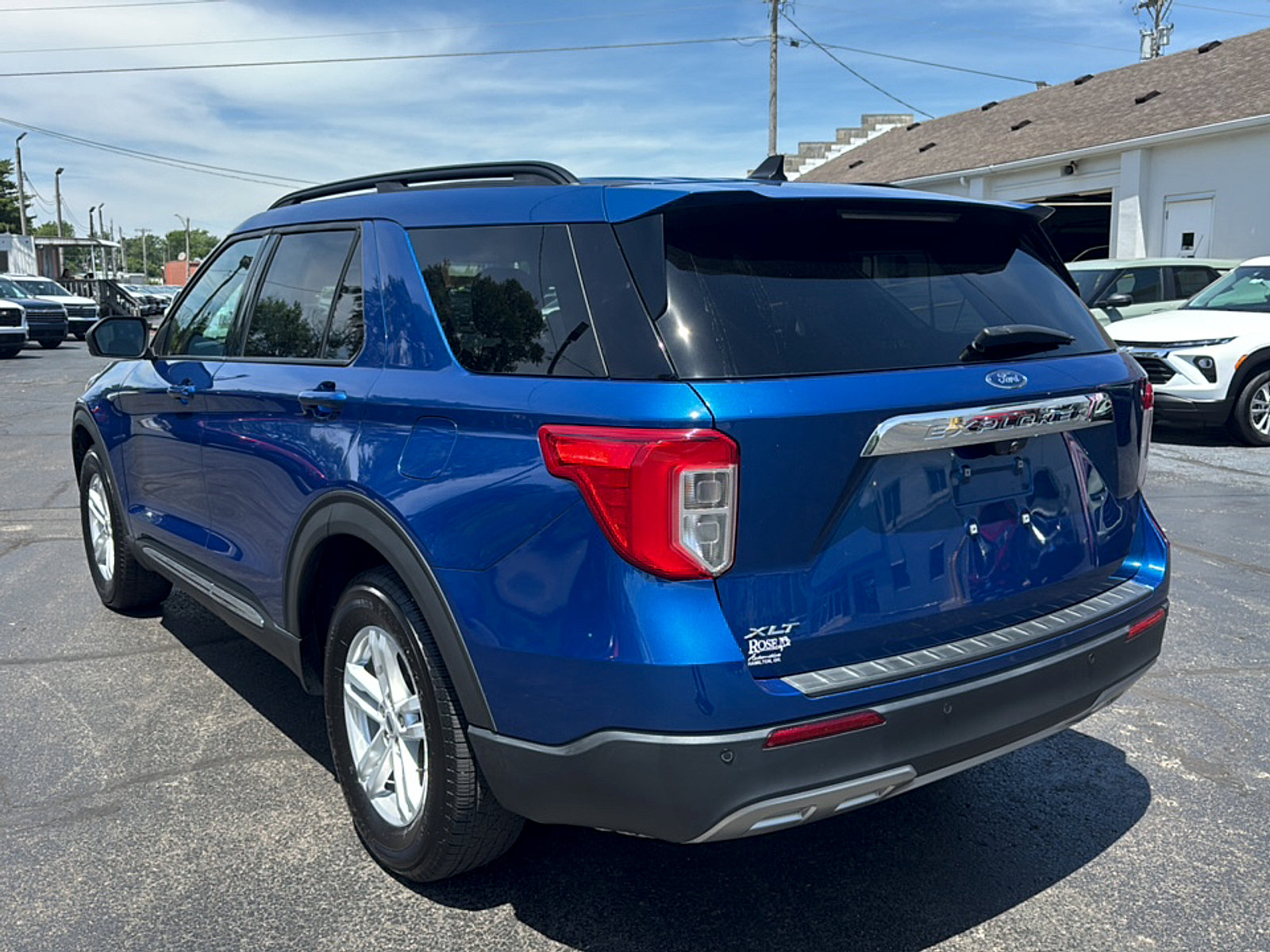 Used 2022 Ford Explorer XLT w/ Equipment Group 202A RWD image 6