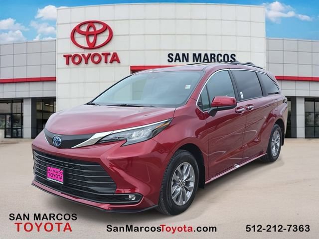 Used 2025 Toyota Sienna XLE video 1