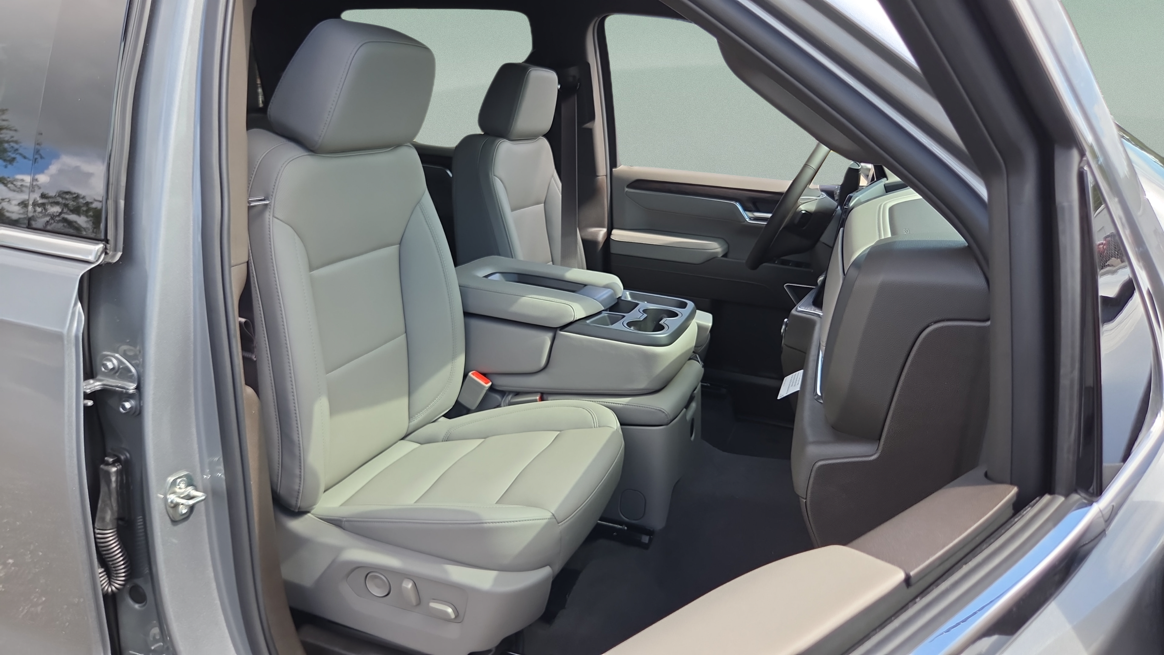 New 2026 GMC Sierra 1500 SLT w/ X31 Off-Road Package AWD/4WD image 15