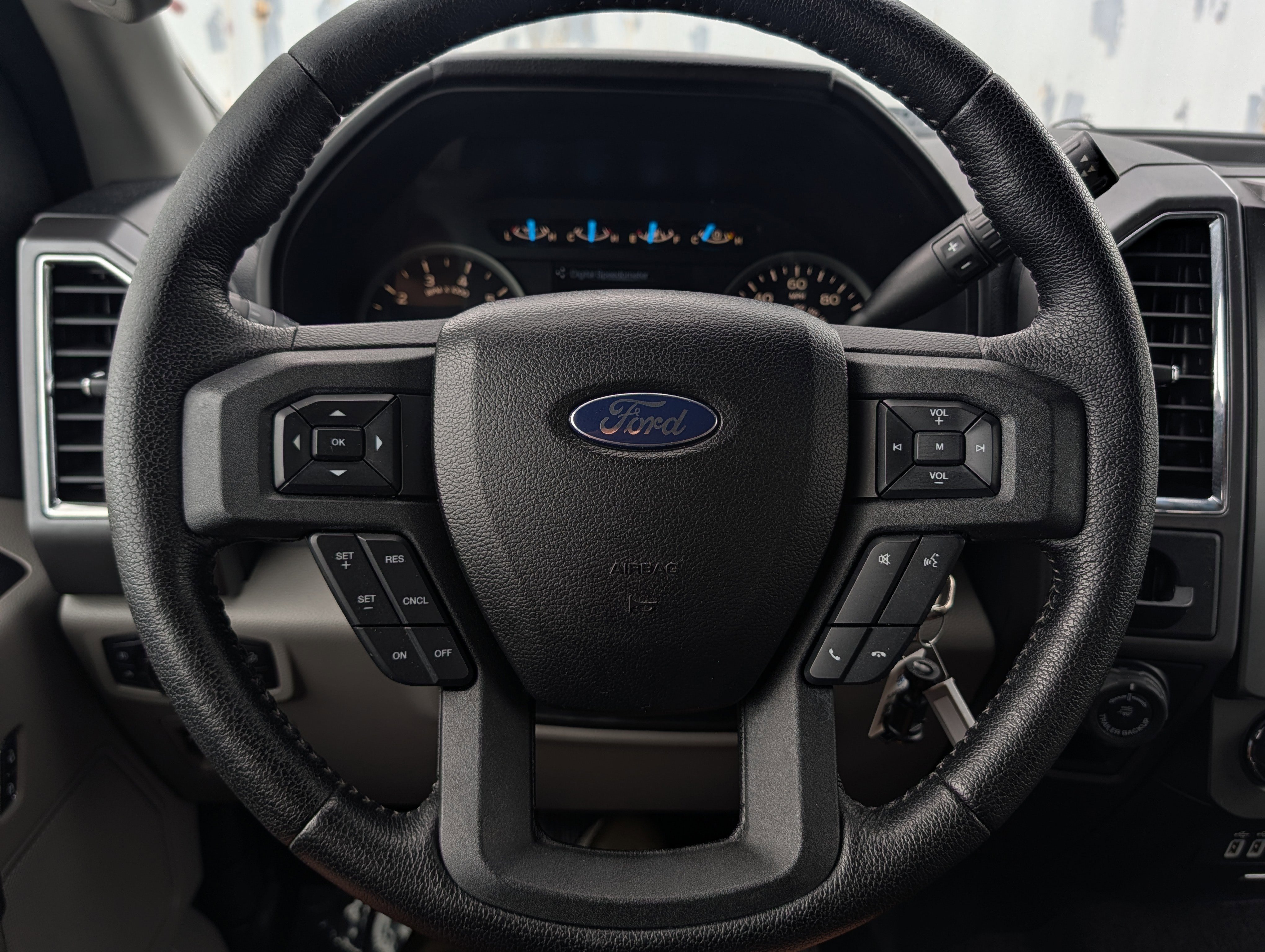 Used 2016 Ford F150 XLT w/ Equipment Group 302A Luxury RWD image 26