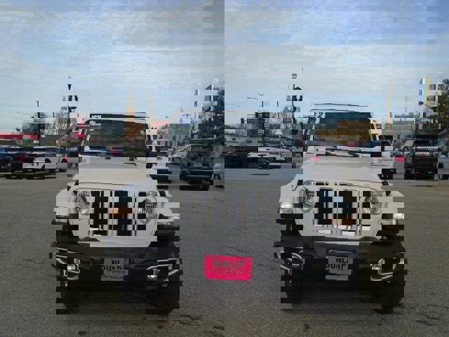 Used 2021 Jeep Wrangler Unlimited Sahara image 2