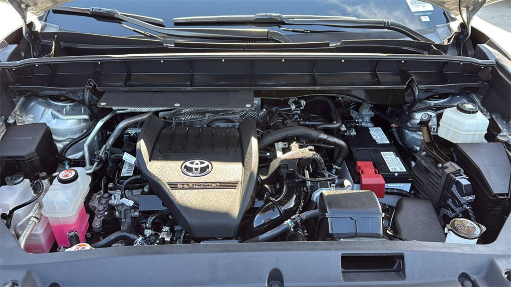 Used 2023 Toyota Highlander L image 35