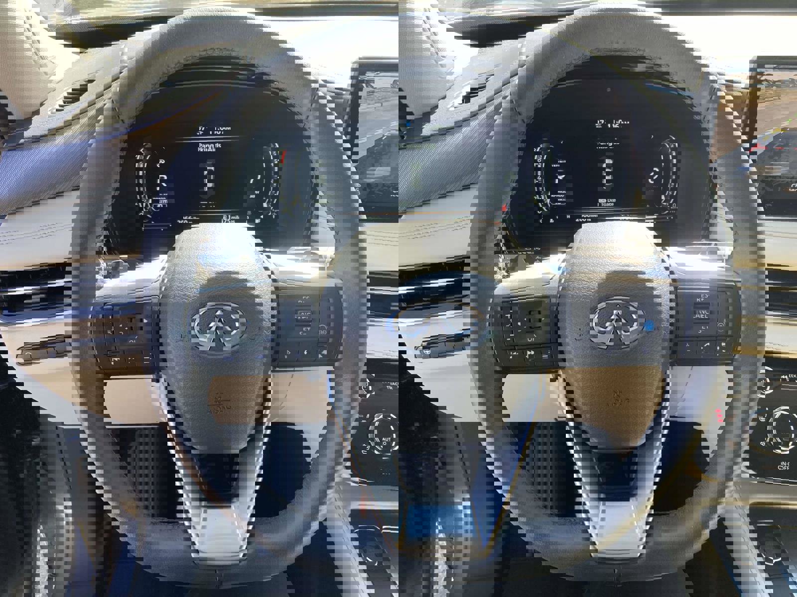 Used 2025 INFINITI QX60 Luxe image 32