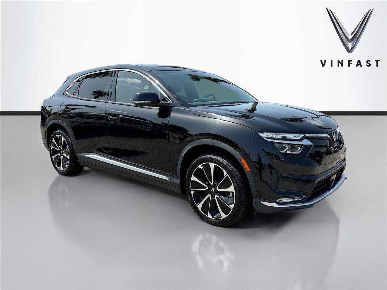 New 2025 VinFast VF 8 Plus AWD/4WD image 1