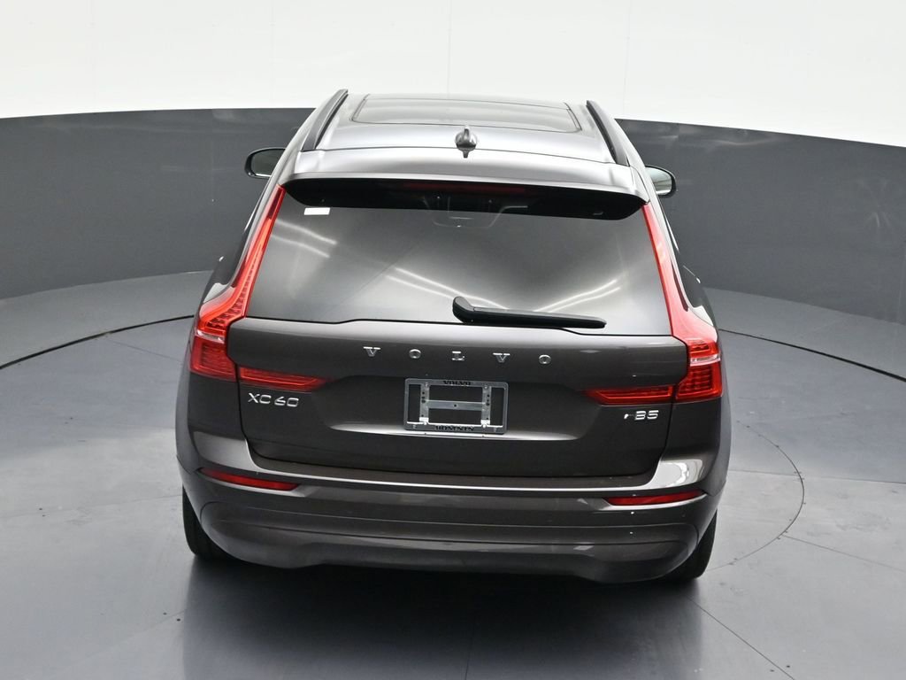 Certified 2023 Volvo XC60 B5 Core image 18