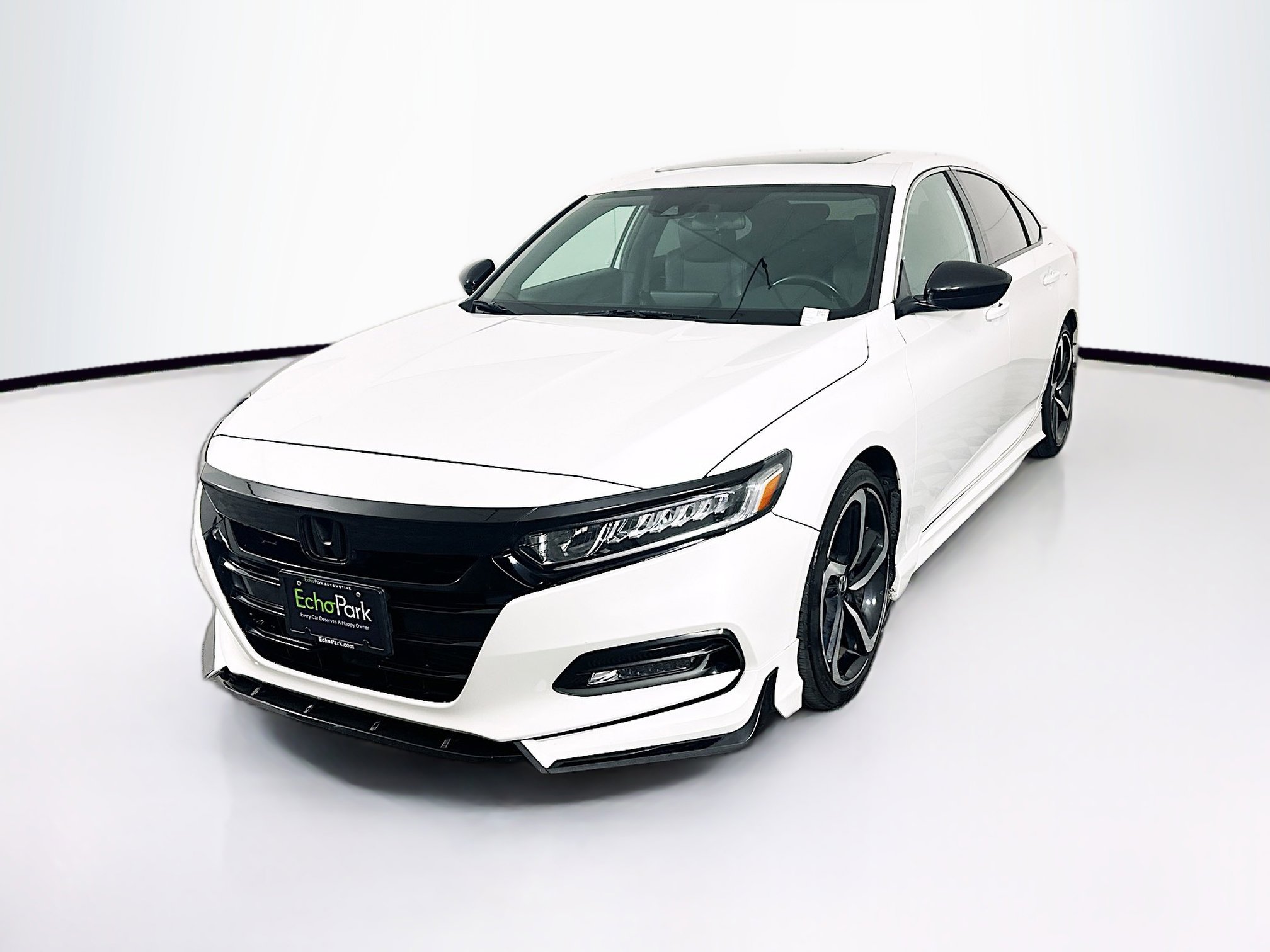Used 2018 Honda Accord Sport image 3