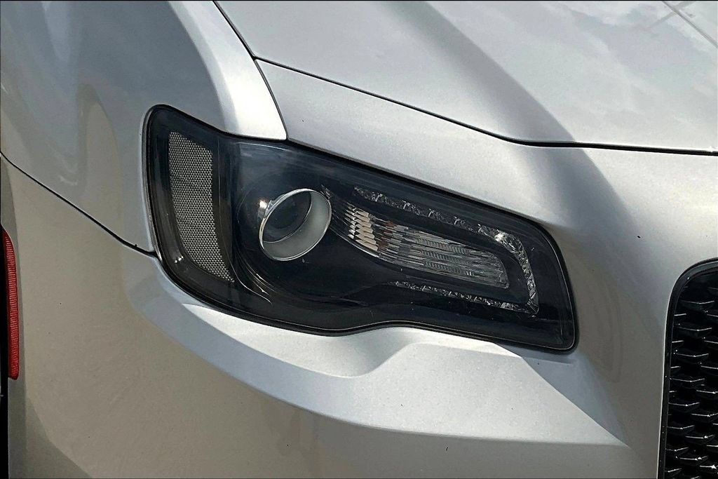 Used 2020 Chrysler 300 S AWD/4WD image 28