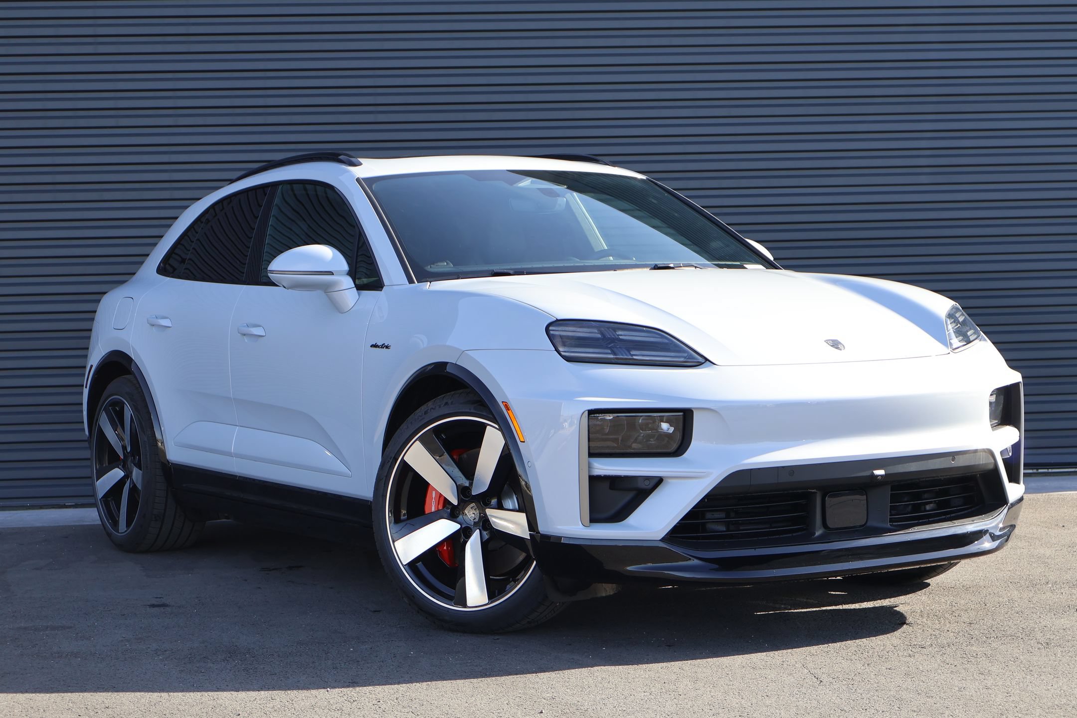 New 2026 Porsche Macan Turbo Electric AWD/4WD image 8