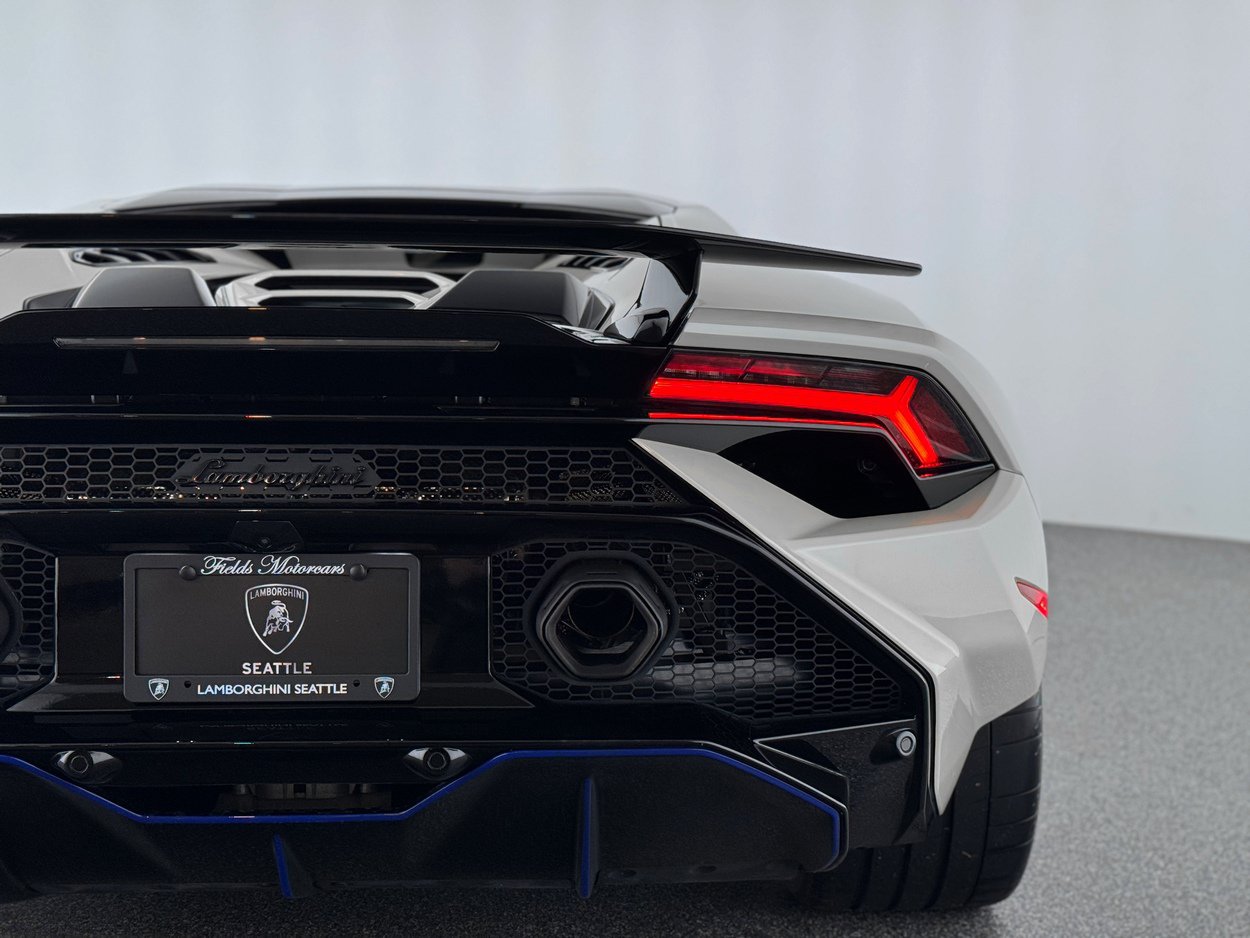 Used 2023 Lamborghini Huracan Tecnica RWD image 43