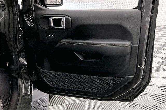 Used 2021 Jeep Wrangler Unlimited Sahara image 20