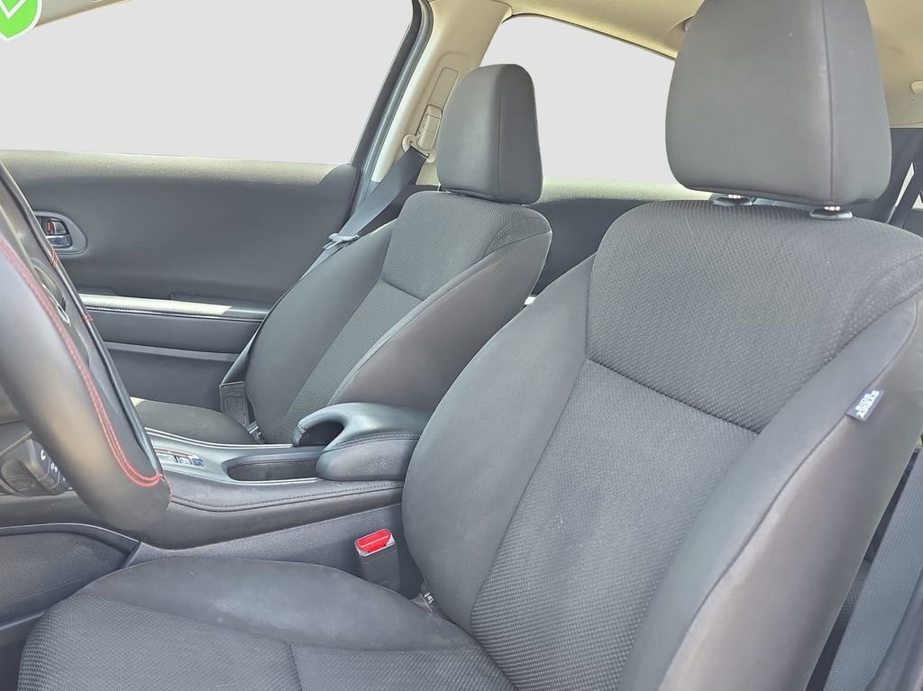 Used 2018 Honda HR-V LX image 7