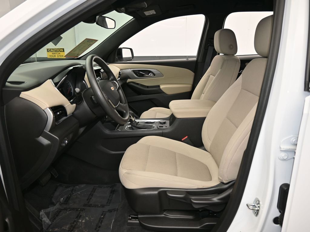 Used 2022 Chevrolet Traverse LS image 11
