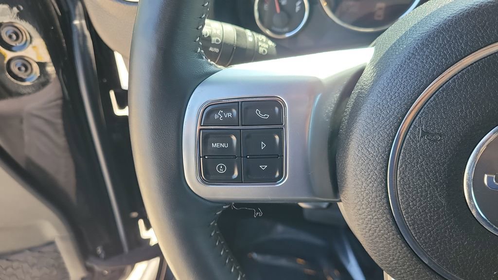 Used 2016 Jeep Wrangler Unlimited Rubicon AWD/4WD image 19