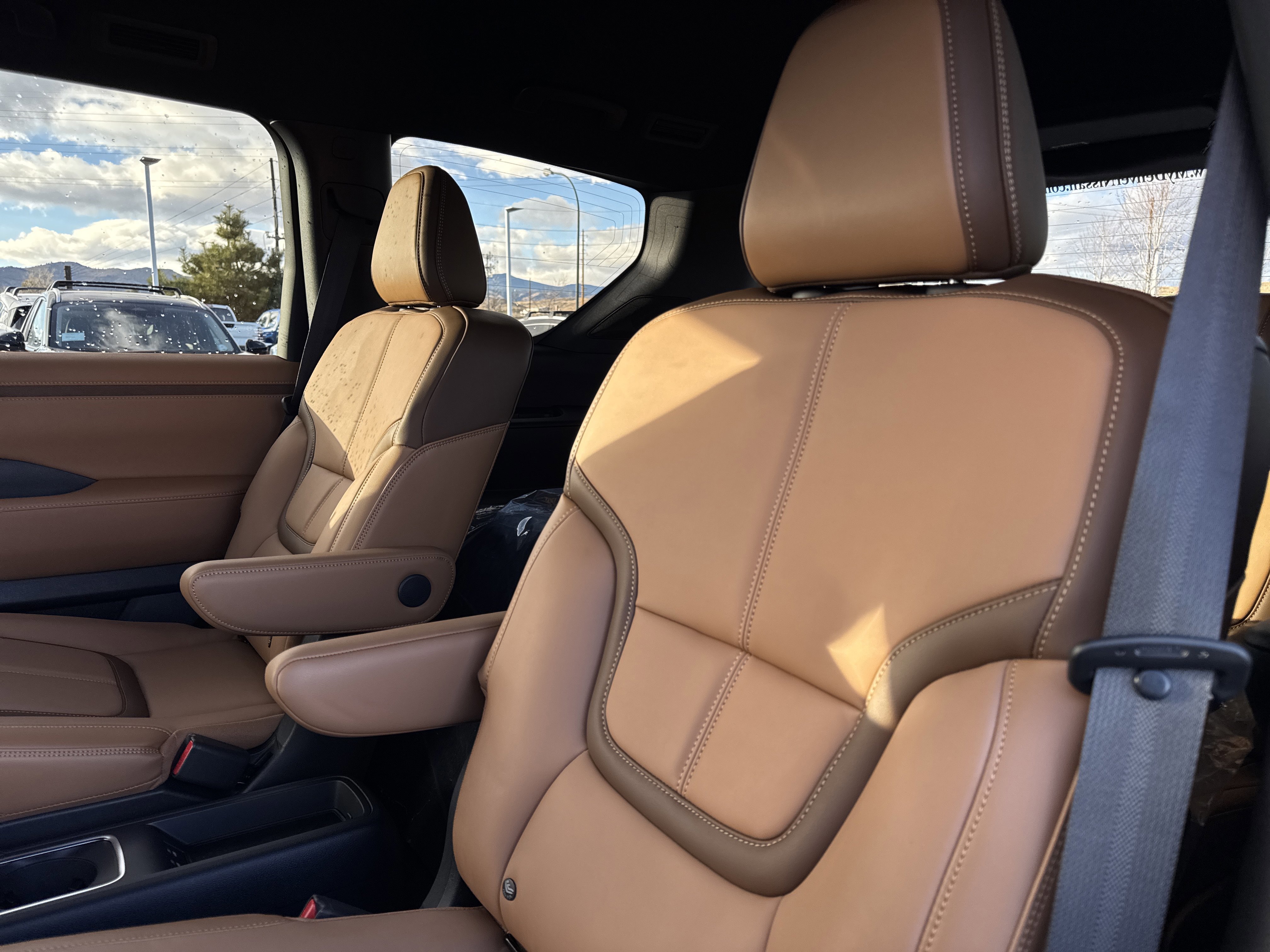 New 2026 Nissan Armada SL w/ Captain's Chari Seat Package image 18