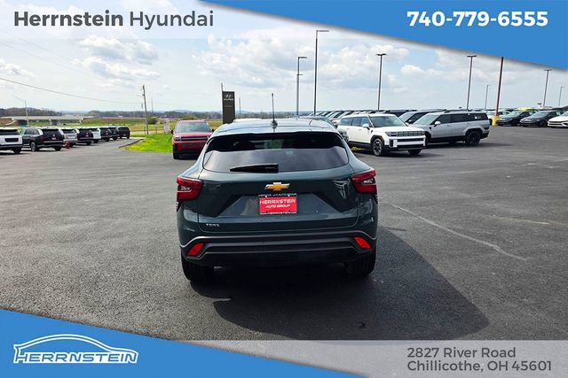 Used 2025 Chevrolet Trax LS w/ LS Convenience Package FWD image 28