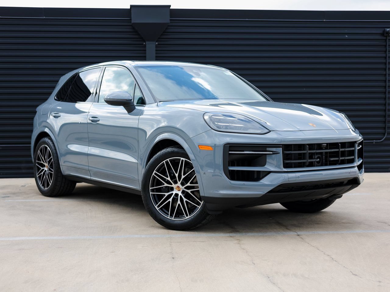Certified 2026 Porsche Cayenne AWD/4WD image 9