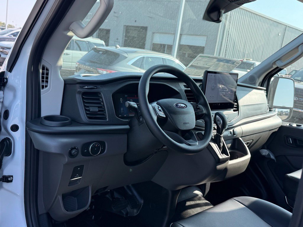 New 2027 Ford Transit 250 148 Medium Roof w/ Load Area Protection Package RWD image 4