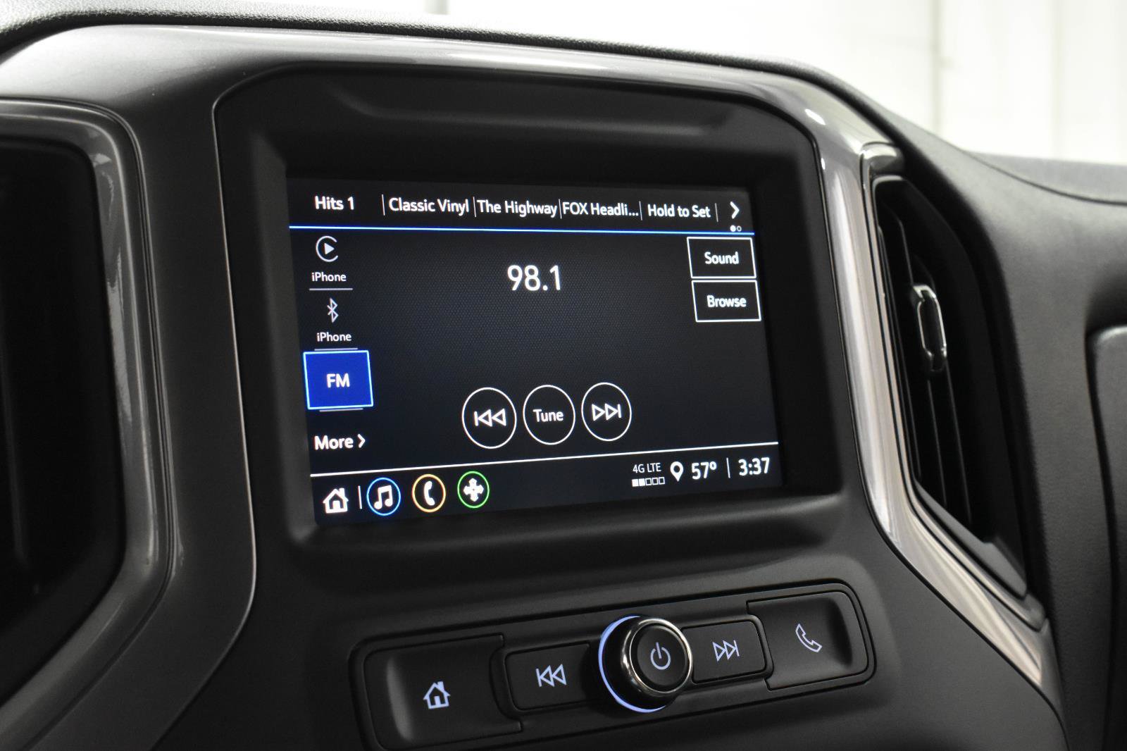 Used 2022 Chevrolet Silverado 1500 Custom w/ LPO, Dark Essentials Package AWD/4WD image 16