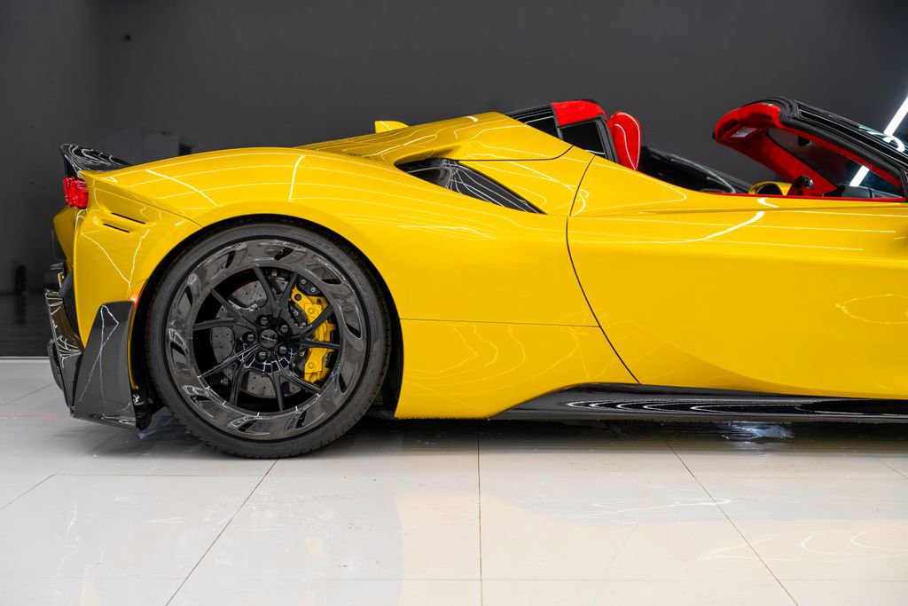 Used 2022 Ferrari SF90 Spider image 10