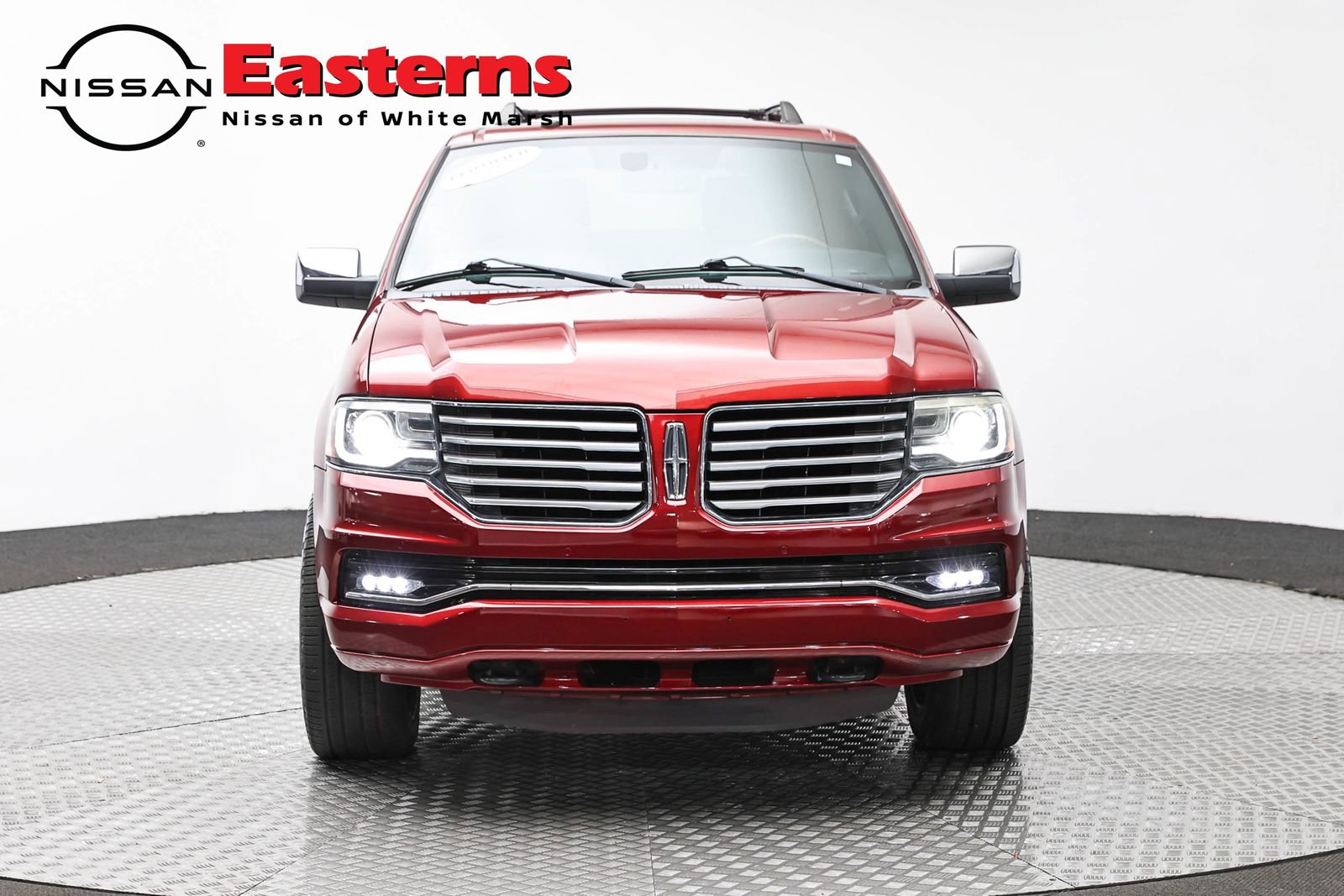 Used 2016 Lincoln Navigator Reserve AWD/4WD image 2
