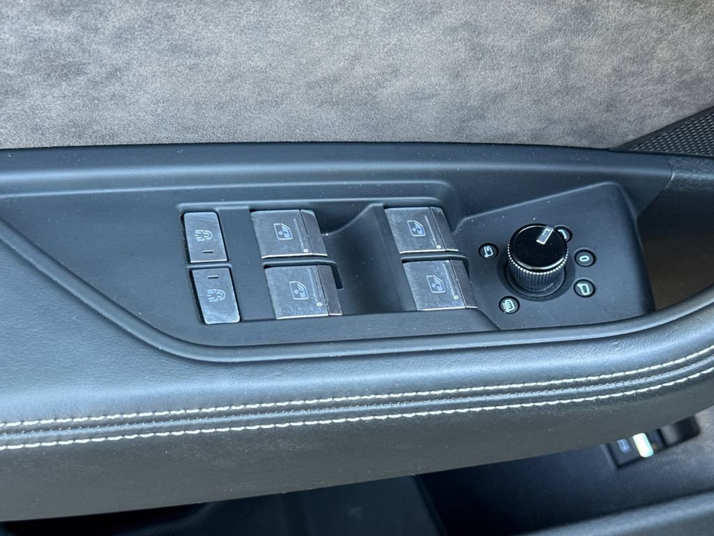 Used 2019 Audi e-tron Prestige w/ Prestige Package AWD/4WD image 13