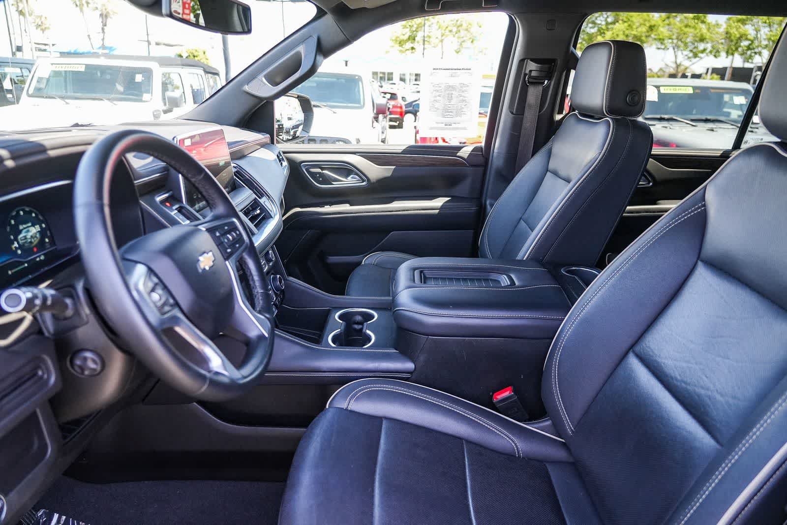 Used 2024 Chevrolet Suburban Premier AWD/4WD image 17