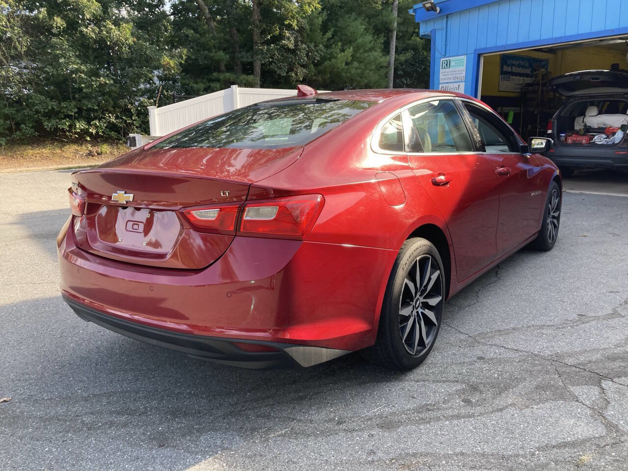 Used 2016 Chevrolet Malibu LT w/ Leather Package image 3
