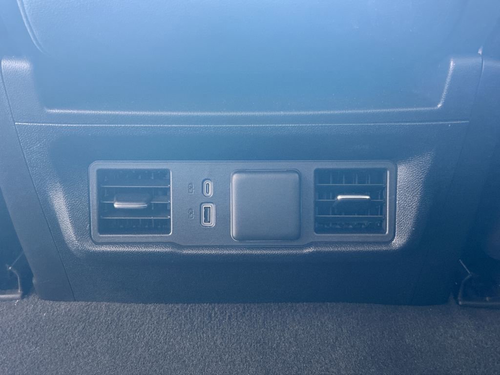 Used 2024 GMC Sierra 1500 SLT image 40