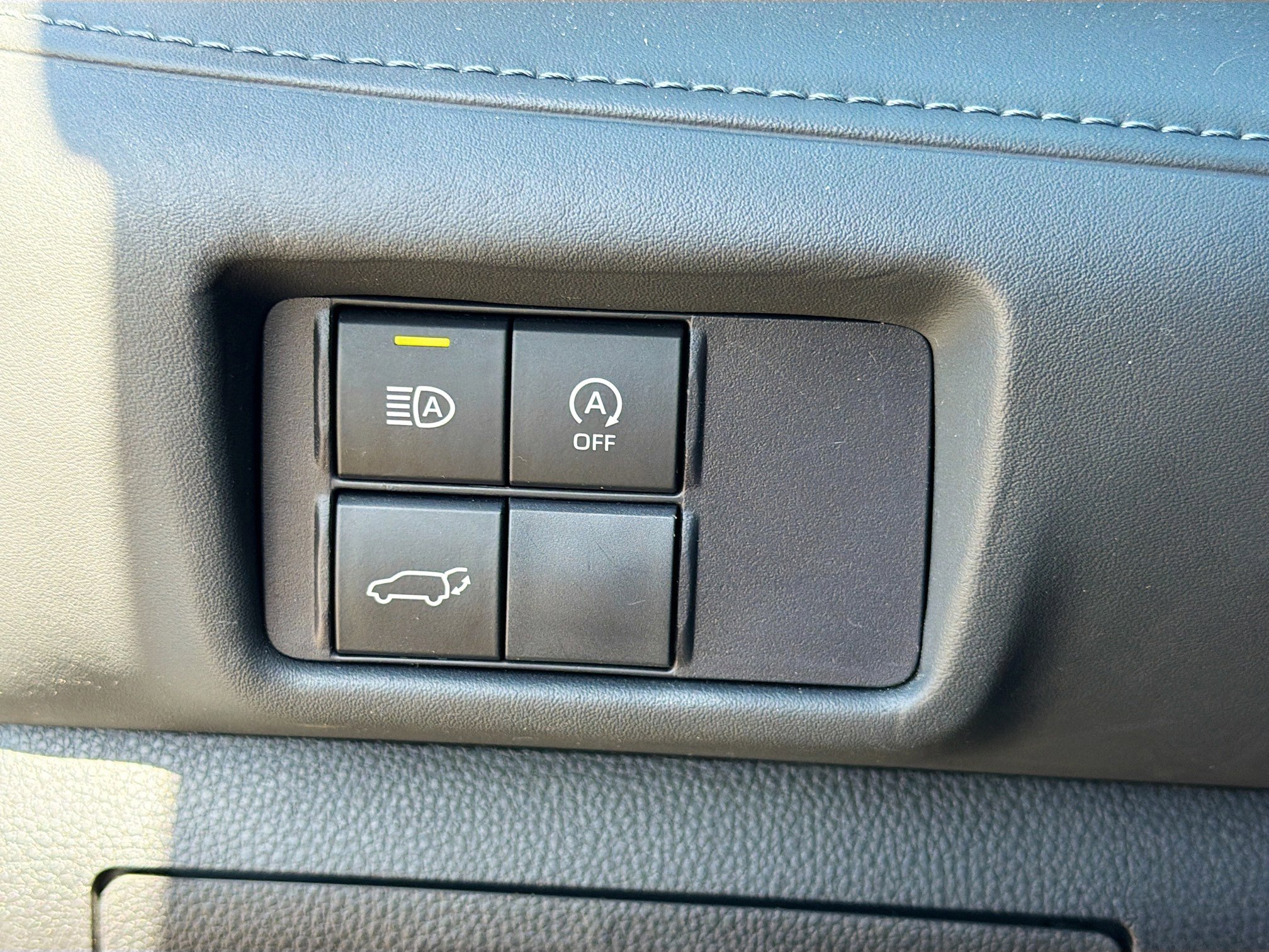 Used 2023 Toyota Highlander LE image 34