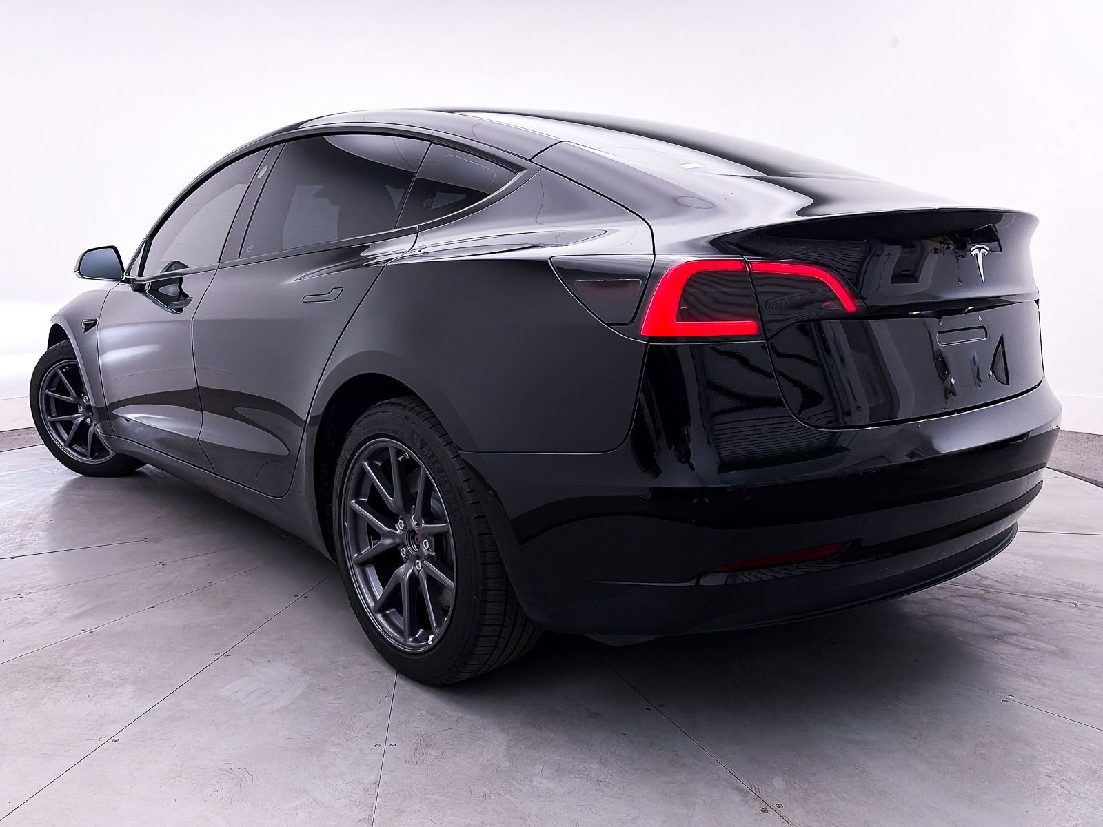 Used 2018 Tesla Model 3 Long Range image 2