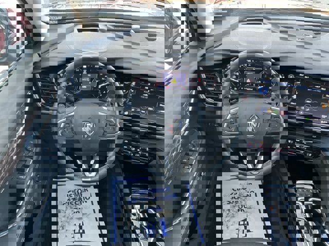 Used 2023 Buick Envision Avenir image 24