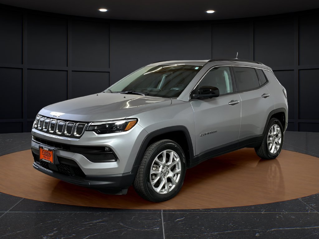 Certified 2022 Jeep Compass Latitude w/ Sun and Sound Group AWD/4WD image 1