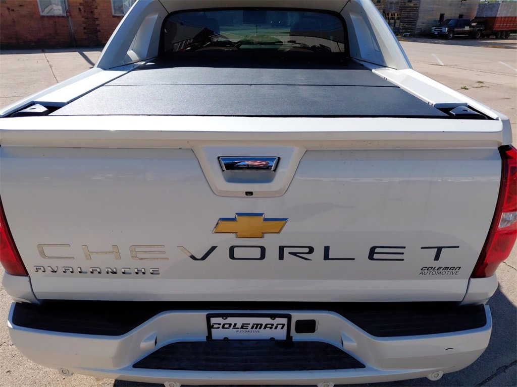 Used 2012 Chevrolet Avalanche LTZ image 25