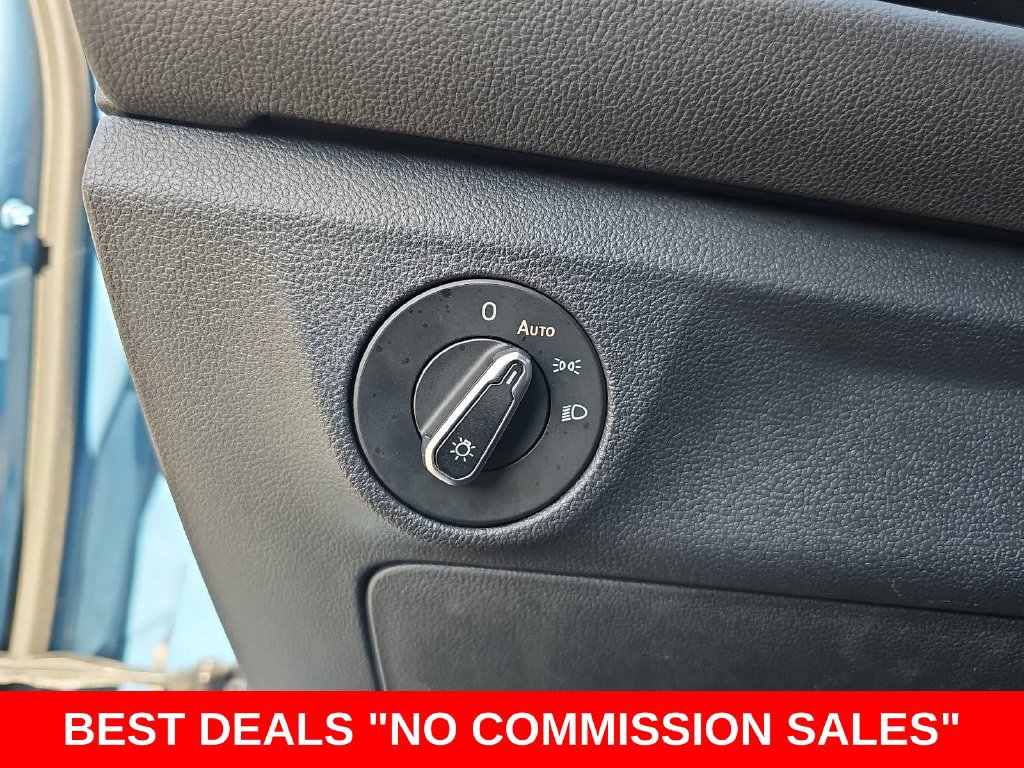 Used 2025 Volkswagen Jetta Sport FWD image 25